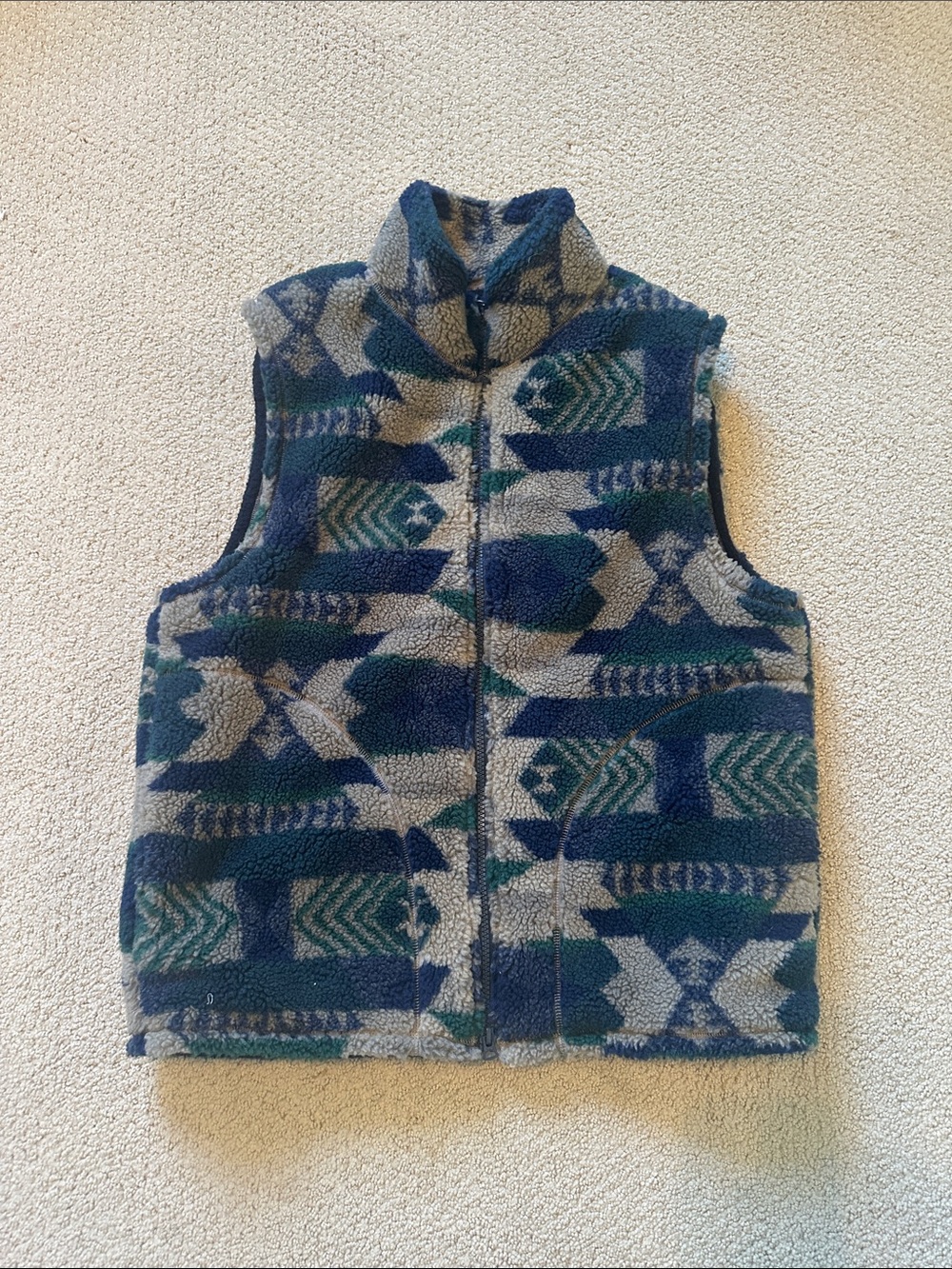 BEAMS Plus Aztec Sherpa Zip-Up Vest in Navy and Teal